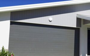 Skuteczna pielęgnacja bramy garażowej – jak to robić, aby zachować jej trwałość?